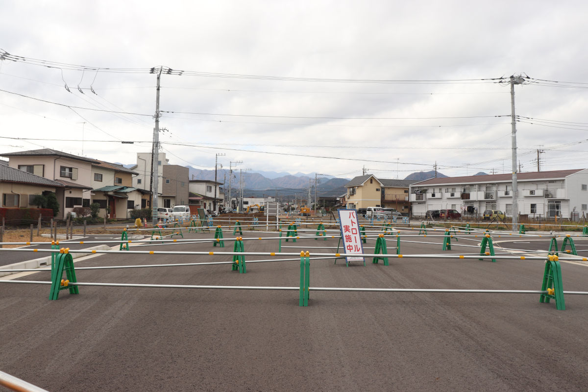 給食センター西側から西向きに見る